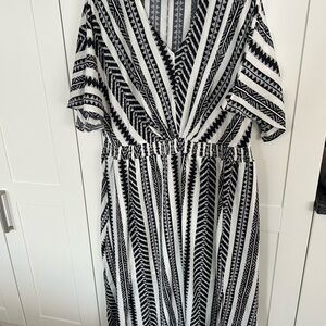 Black and White V-Neck Patterned Women’s Dress